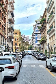 Foto Negozio a Palermo Politeama - Ruggiero Settimo di 102 m² con 5 locali