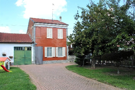 Foto Case semi ndipendenti in Via Pertengo  77, Costanzana di 140 m²