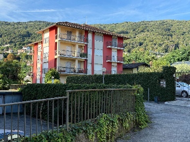 Foto Appartamento in Largo Locatelli 3, Baveno Centro di 99 m² con 5 locali