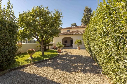 Foto Casa indipendente in via di Fornello, Campi Bisenzio Il Rosi, Limite