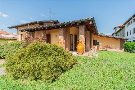 Foto Villa unifamiliare in Via Cascina Orobona 62, Mezzago Orobona