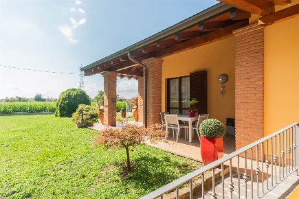 Foto Villa unifamiliare in Via Cascina Orobona 62, Mezzago Orobona