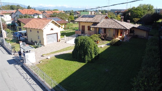 Foto Villa unifamiliare in Via Cascina Orobona 62, Mezzago Orobona