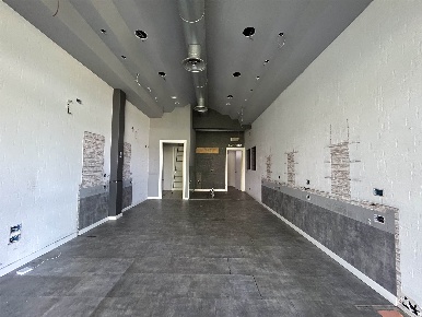 Foto Negozio a Prato La Querce di 50 m² con 2 locali in vendita