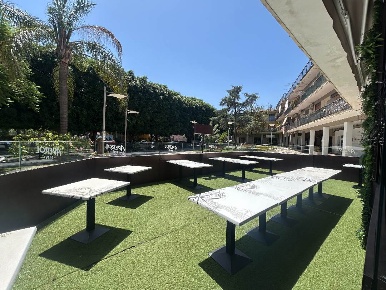 Foto Ristorante in Piazza Generale di Brigata Luigi Sapienza 16, di 200 m²