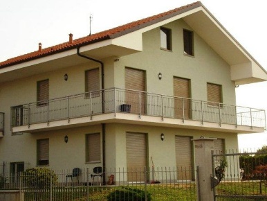 Foto Appartamento in Via Torino, San Francesco al Campo Centro di 89 m²