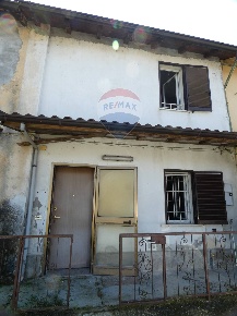 Foto Case semi ndipendenti in Via Cav. Robecchi, Zeme Centro di 77 m²