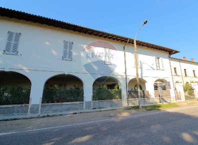 Foto Appartamento a Cava Manara Tre Re Mezzana Corti di 133 m² con 3 locali