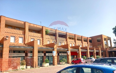 Foto Appartamento a Sannazzaro de' Burgondi Centro di 111 m² con 3 locali