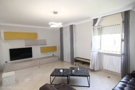 Foto Appartamento in VIA GIUSEEPPE DE ROMA, Lecce Santa Rosa di 112 m²