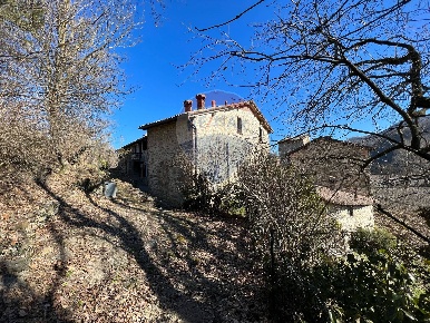 Foto Rustico a Langhirano di 343 m² con 16 locali in vendita