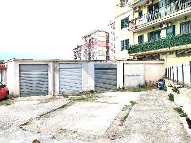 Foto Box in Via Giacinto Gigante, Casoria Arpino di 37 m² con 1 locali