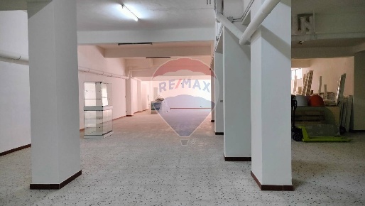 Foto Attività commerciale in via Gorgone, Palermo Cruillas di 345 m²