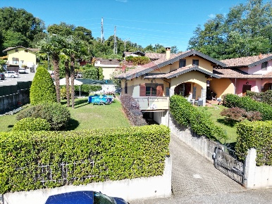 Foto Villa bifamiliare in Via campo sportivo, Paruzzaro di 150 m²