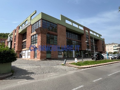 Foto Ufficio in via Del Seminario, Potenza Centro di 71 m² con 3 locali
