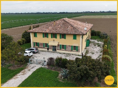 Foto Case indipendenti a Molinella di 156 m² con 6 locali in affitto