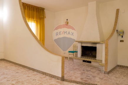 Foto Duplex a Bussi sul Tirino Centro di 159 m² con 7 locali in vendita
