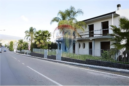 Foto Villa a schiera in Via Provinciale, Santa Venerina di 230 m²