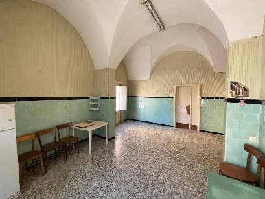 Foto Magazzino in Piazza Plebiscito, Salice Salentino di 21 m² con 2 locali
