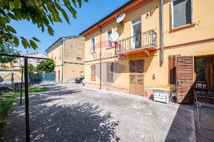 Foto Appartamento in via Mazzini, Dosolo Correggioverde di 170 m²