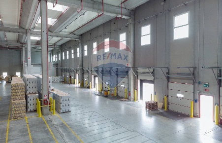 Foto Capannone industriale a San Giuliano Milanese Centro di 8880 m²