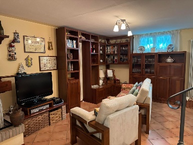 Foto Villa bifamiliare a Calci Centro di 220 m² con 8 locali in vendita