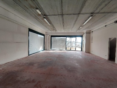 Foto Ufficio a Cascina Semicentro di 100 m² con 1 locali in affitto