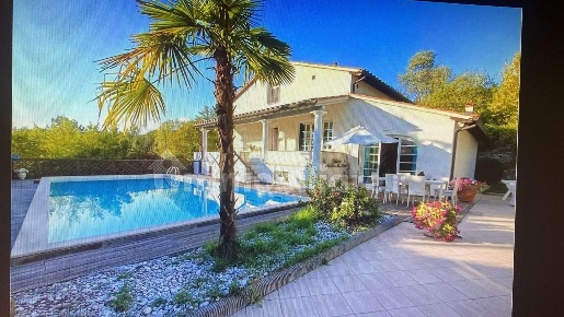 Foto Villa unifamiliare a Lucca Monte San Quirico - Tre Cancelli di 350 m²
