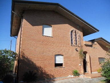 Foto Villa unifamiliare a Luni Casano Dogana Isola di 240 m² con 7 locali