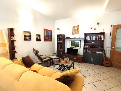 Foto Appartamento a Massa Centro di 80 m² con 4 locali in vendita
