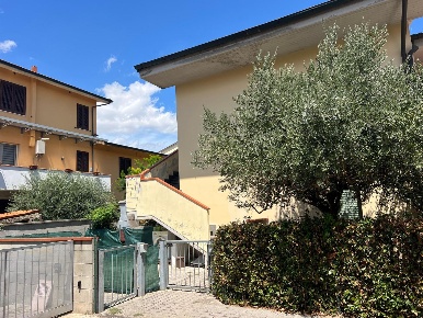 Foto Appartamento a Ponsacco Centro di 60 m² con 4 locali in vendita