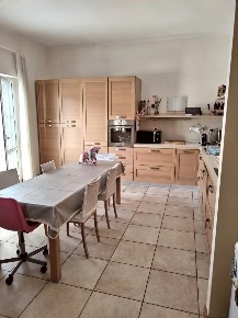 Foto Appartamento a Carrara Marina di Carrara di 100 m² con 4 locali