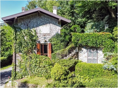 Foto Rustico in Strada per Noceno, Bellano di 200 m² con 5 locali