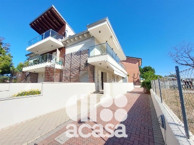 Foto Appartamento in via pinarella, Cervia Pinarella di 103 m² con 3 locali