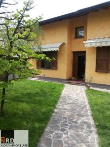 Foto Villa unifamiliare a Mantova Lunetta Frassino di 400 m² con 5 locali