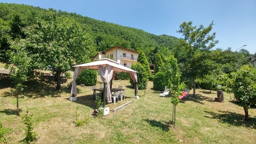 Foto Casale in Via Roma 31, Zocca Centro di 400 m² con 10 locali in vendita