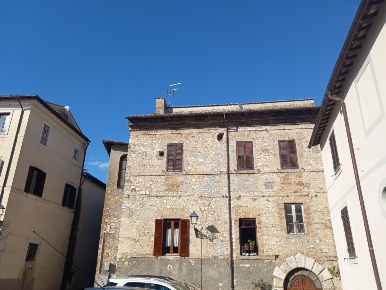 Foto Appartamento in piazza garibaldi 8, Fara in Sabina Centro di 230 m²