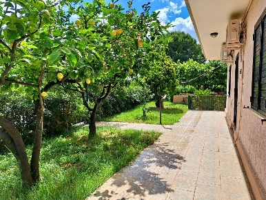 Foto Appartamento in Contrada Codacchie 22, Rocca San Giovanni di 140 m²