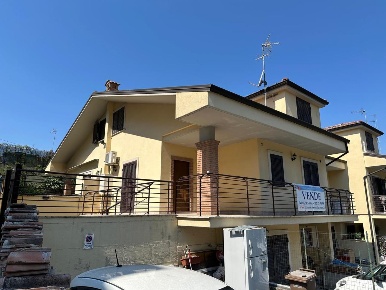 Foto Villa a schiera in via tacito  88, Guidonia Montecelio Marco Simone