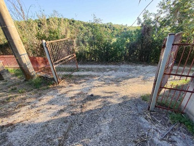 Foto Terreno agricolo in via caolini, Marcellina Casacalda - Carcibove