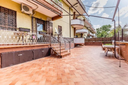 Foto Appartamento in Via Filogaso, Roma di 105 m² con 3 locali in vendita