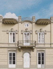 Foto Villa unifamiliare a Viareggio Centro di 365 m² con 8 locali