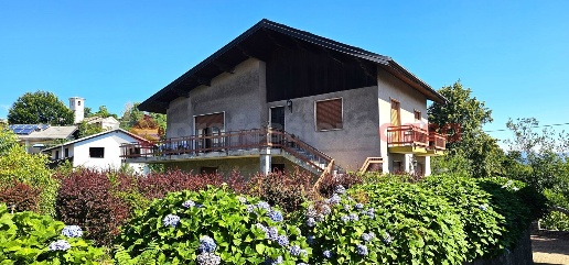 Foto Villa bifamiliare in Piazza della libertÃ  13, Prarostino di 300 m²
