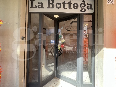 Foto Negozio in Via Porrettana 298, Sasso Marconi Centro di 120 m²