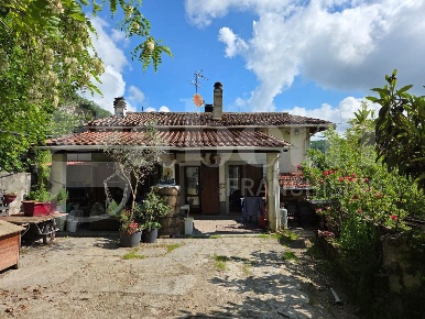 Foto Villa bifamiliare in Via Miana di Sopra 4, Marzabotto di 160 m²