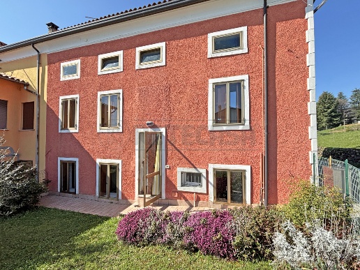casa indipendente in vendita a Brogliano in zona Quargnenta