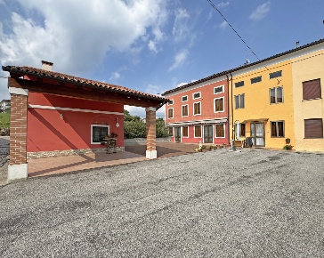 Foto Case semi ndipendenti in Via Duello 18, Brogliano Quargnenta di 259 m²