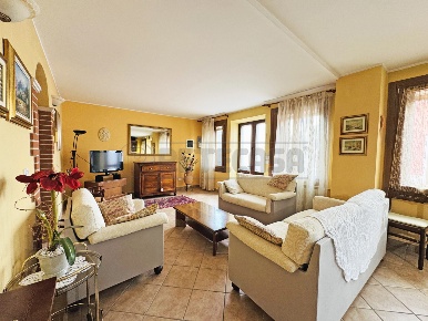 Foto Case semi ndipendenti in Via Duello 18, Brogliano Quargnenta di 259 m²