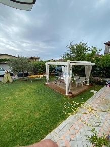 Foto Villa a schiera in Via Aldo Salvetti 212, Massa Mirteto di 92 m²