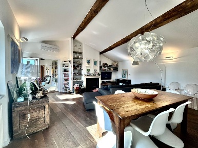 Foto Appartamento a Sarzana Centro di 135 m² con 4 locali in vendita